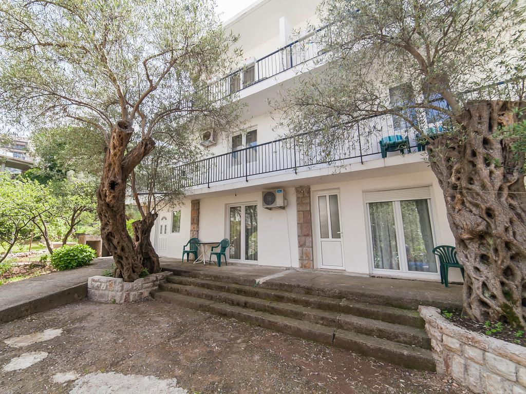 Hana Accommodation Sveti Stefan Exterior photo