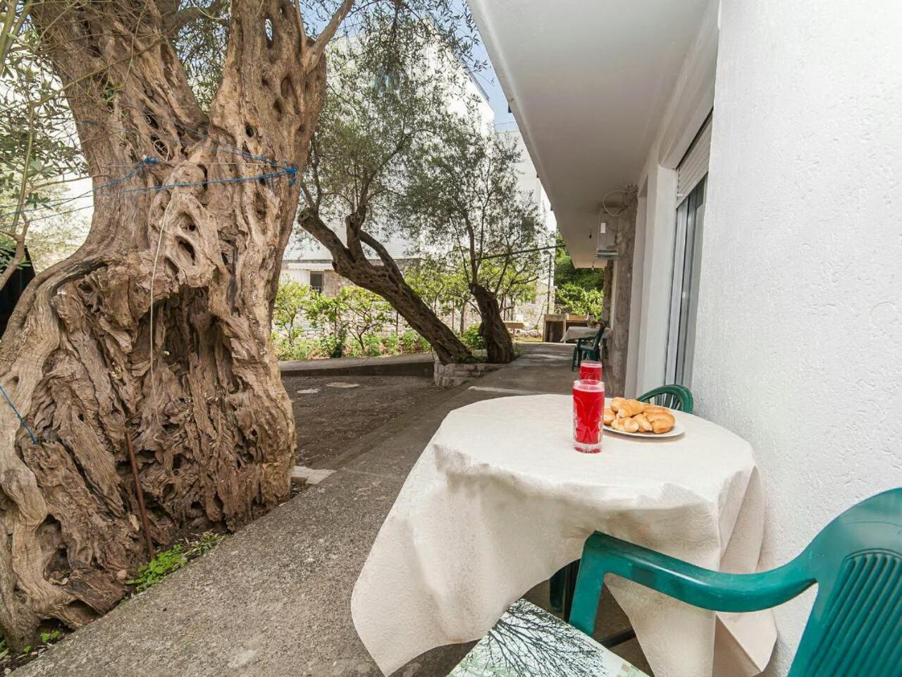 Hana Accommodation Sveti Stefan Exterior photo