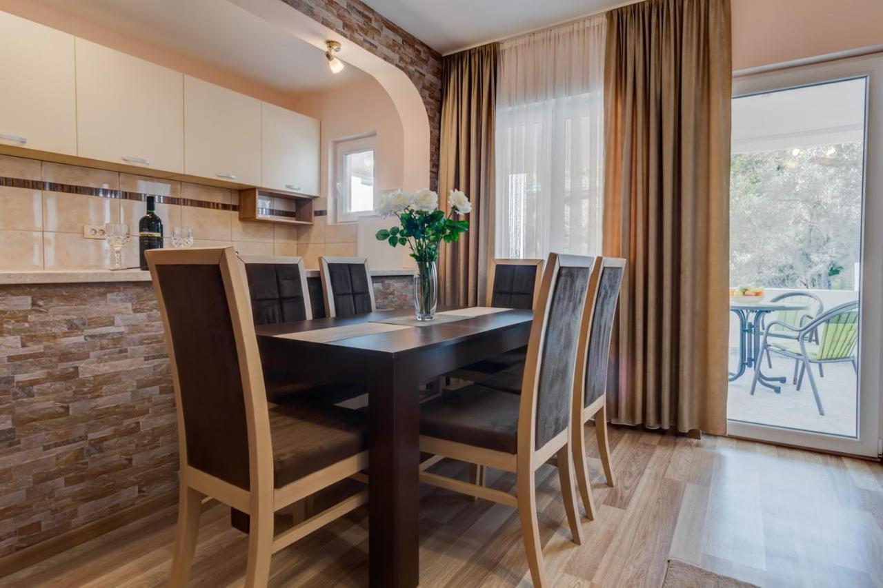 Hana Accommodation Sveti Stefan Exterior photo