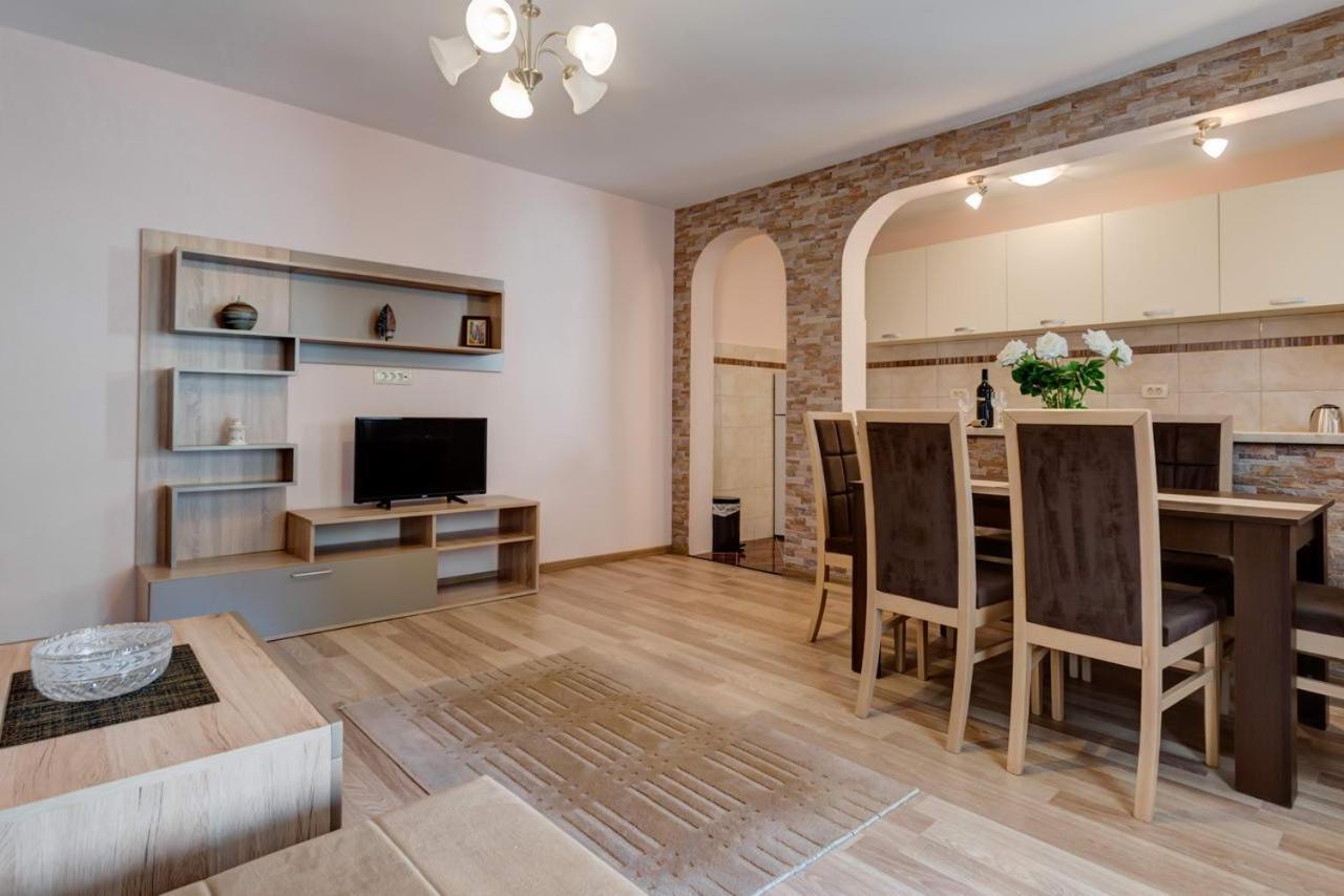 Hana Accommodation Sveti Stefan Exterior photo