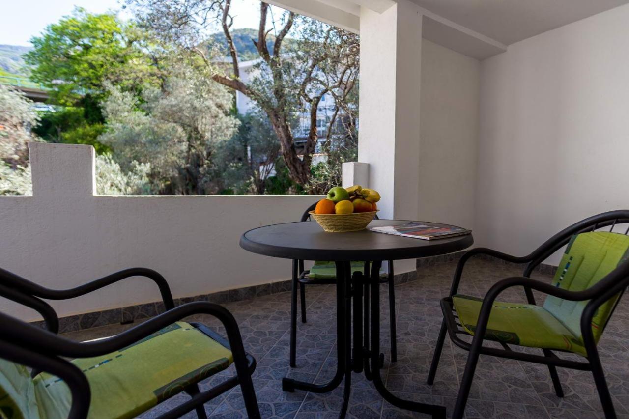 Hana Accommodation Sveti Stefan Exterior photo